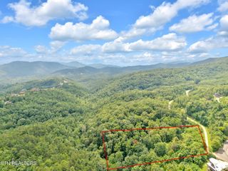 3527 Summit Trails Drive, Sevierville, TN 37862