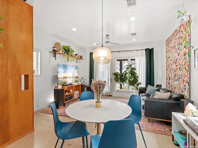 325 LAVACA ST, San Antonio, TX 78210