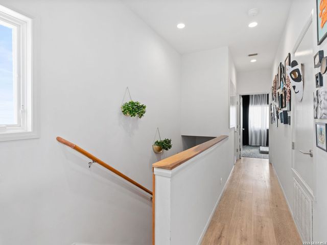 325 LAVACA ST, San Antonio, TX 78210