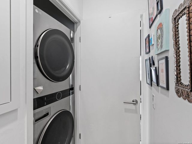 325 LAVACA ST, San Antonio, TX 78210