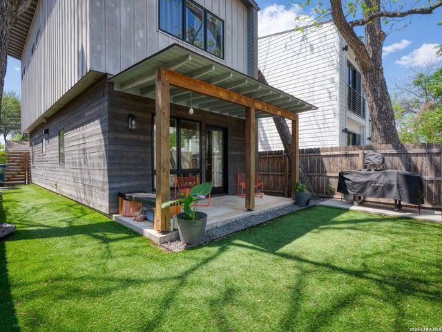 325 LAVACA ST, San Antonio, TX 78210