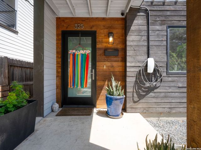 325 LAVACA ST, San Antonio, TX 78210