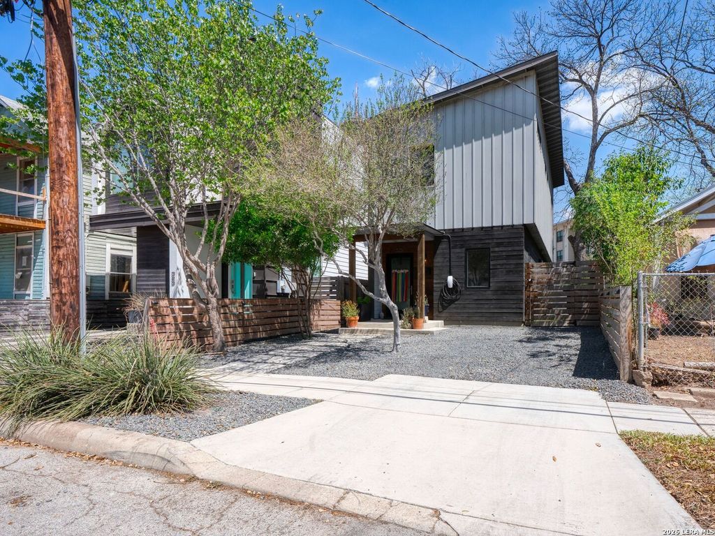 325 LAVACA ST, San Antonio, TX 78210