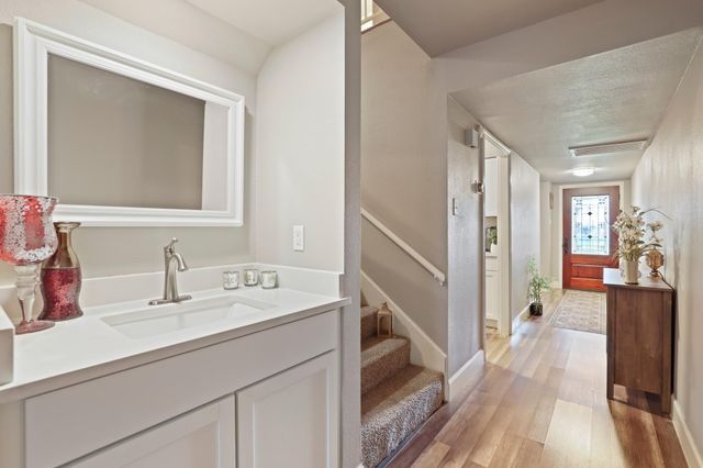 6354 Creekbend Drive 104, Houston, TX 77096