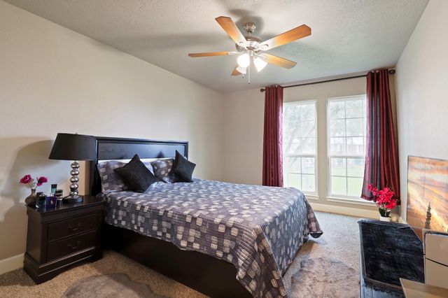 6354 Creekbend Drive 104, Houston, TX 77096