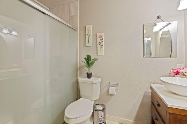 6354 Creekbend Drive 104, Houston, TX 77096