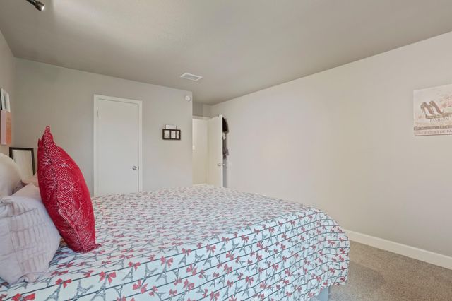 6354 Creekbend Drive 104, Houston, TX 77096