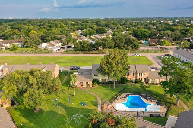 6354 Creekbend Drive 104, Houston, TX 77096