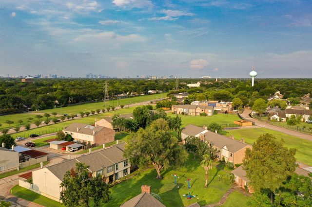 6354 Creekbend Drive 104, Houston, TX 77096