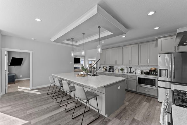 3717 N BIRCHWOOD Avenue, Davenport, IA 52806