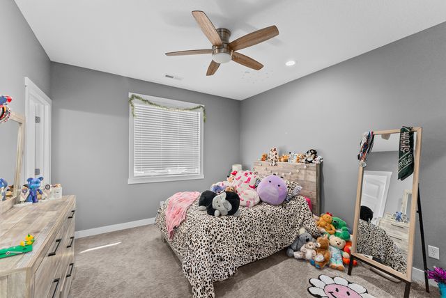 3717 N BIRCHWOOD Avenue, Davenport, IA 52806