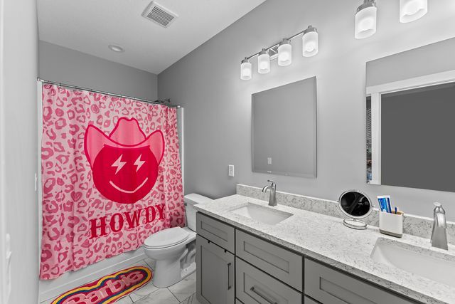 3717 N BIRCHWOOD Avenue, Davenport, IA 52806