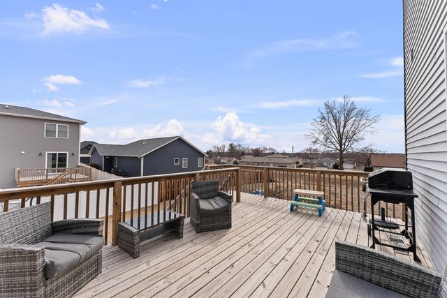 3717 N BIRCHWOOD Avenue, Davenport, IA 52806