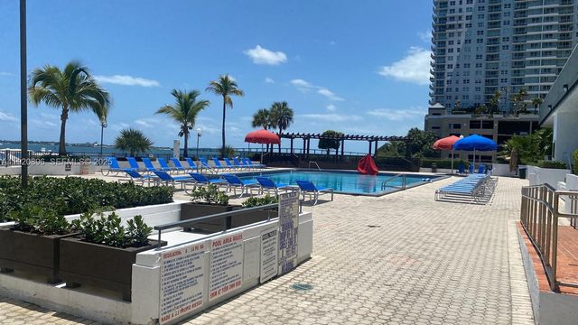 999 Brickell Bay Dr 206, Miami, FL 33131