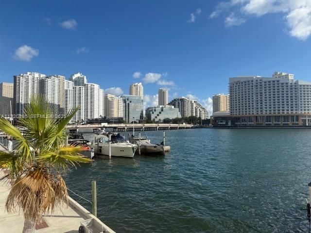 999 Brickell Bay Dr 206, Miami, FL 33131