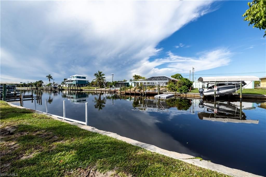 3269 Stringfellow RD, ST. JAMES CITY, FL 33956 — photo 2