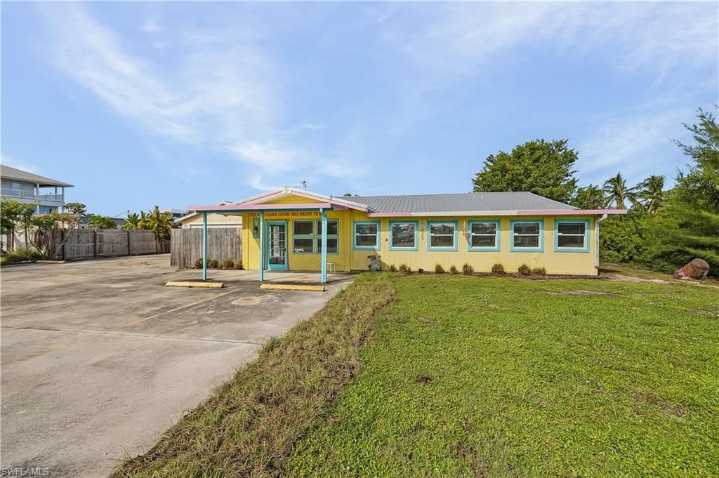 3269 Stringfellow RD, ST. JAMES CITY, FL 33956 — photo 4