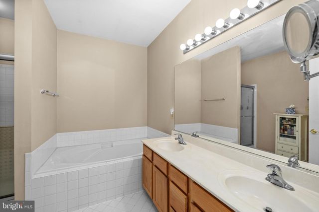 11208 SILVERSMITH LN, Fredericksburg, VA 22407