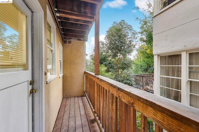 33 E Home Place, Oakland, CA 94610