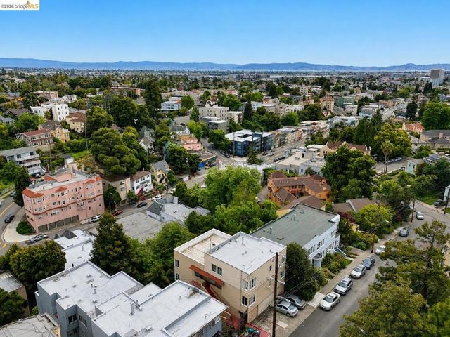 33 E Home Place, Oakland, CA 94610