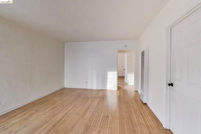 33 E Home Place, Oakland, CA 94610