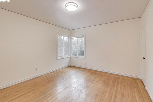 33 E Home Place, Oakland, CA 94610