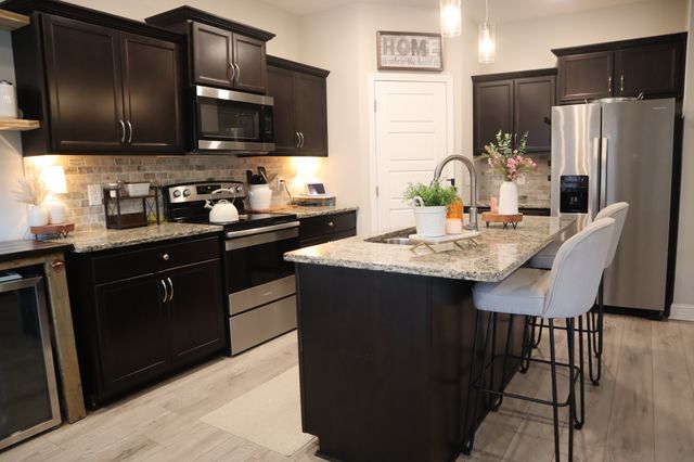 1079 Eagles View Dr, Clarksville, TN 37040