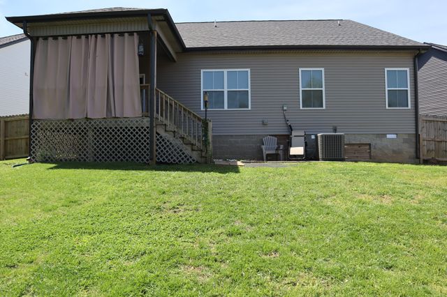 1079 Eagles View Dr, Clarksville, TN 37040