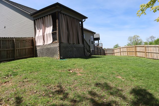1079 Eagles View Dr, Clarksville, TN 37040