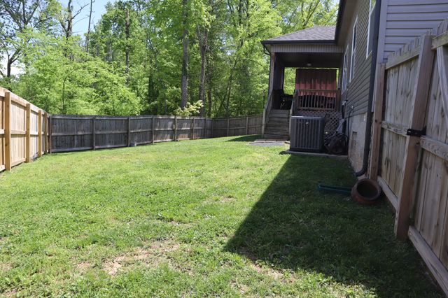 1079 Eagles View Dr, Clarksville, TN 37040