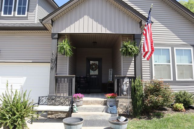 1079 Eagles View Dr, Clarksville, TN 37040