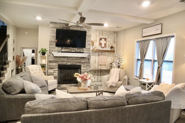 1079 Eagles View Dr, Clarksville, TN 37040