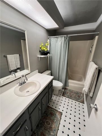 2 Vista Gardens Trail 202, Vero Beach, FL 32962