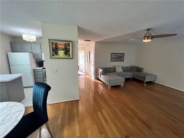 2 Vista Gardens Trail 202, Vero Beach, FL 32962