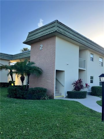 2 Vista Gardens Trail 202, Vero Beach, FL 32962