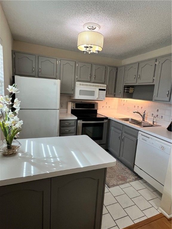 2 Vista Gardens Trail 202, Vero Beach, FL 32962