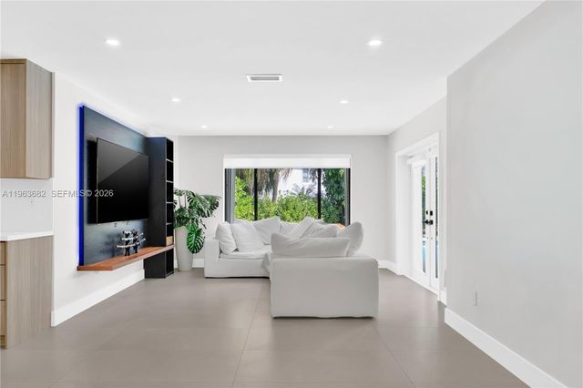 21405 SW 97th Pl, Cutler Bay, FL 33189