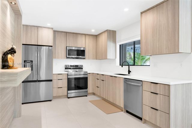 21405 SW 97th Pl, Cutler Bay, FL 33189