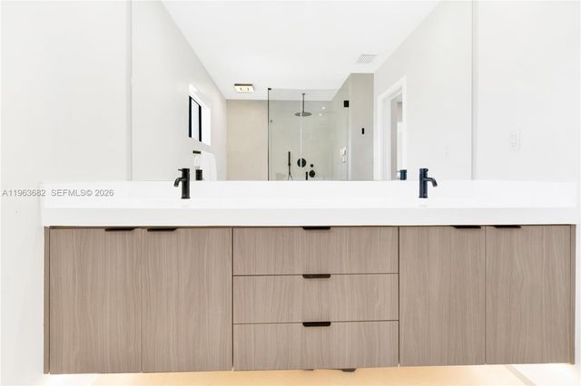 21405 SW 97th Pl, Cutler Bay, FL 33189