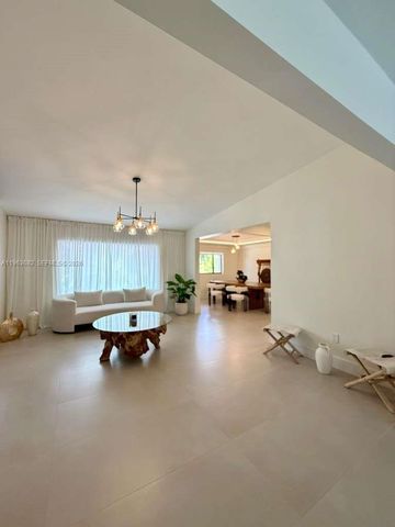 21405 SW 97th Pl, Cutler Bay, FL 33189