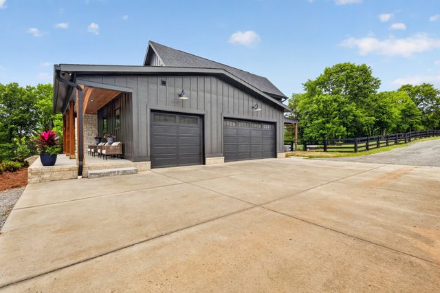 9168 Patterson Rd, Rockvale, TN 37153