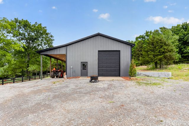 9168 Patterson Rd, Rockvale, TN 37153
