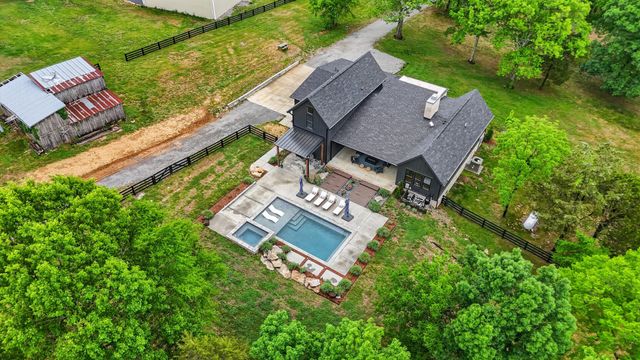 9168 Patterson Rd, Rockvale, TN 37153