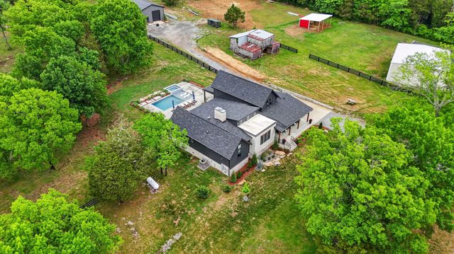 9168 Patterson Rd, Rockvale, TN 37153