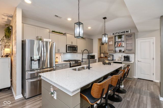910 Borealis Drive, Franklin, IN 46131