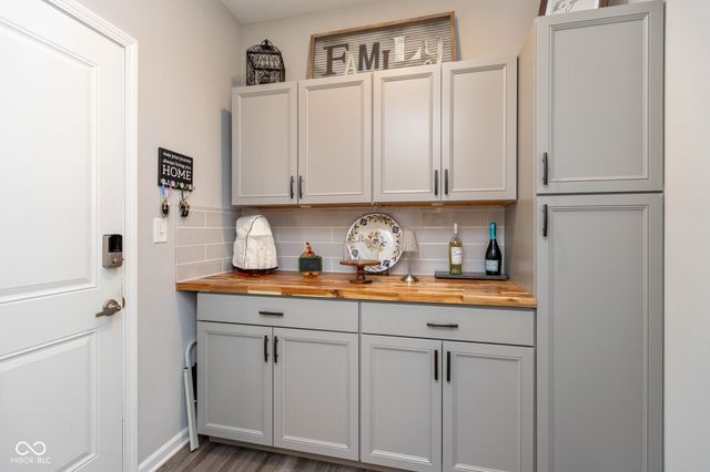 910 Borealis Drive, Franklin, IN 46131