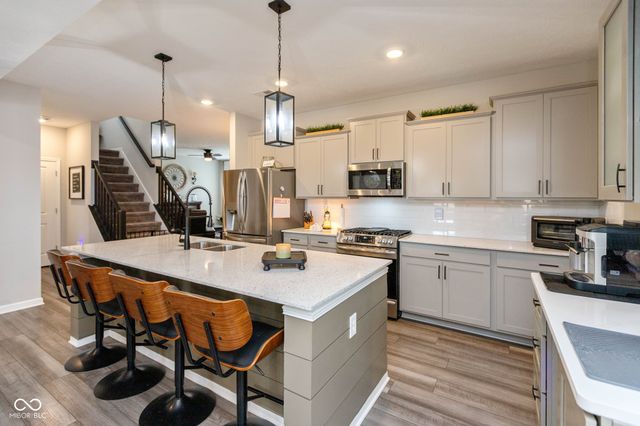 910 Borealis Drive, Franklin, IN 46131