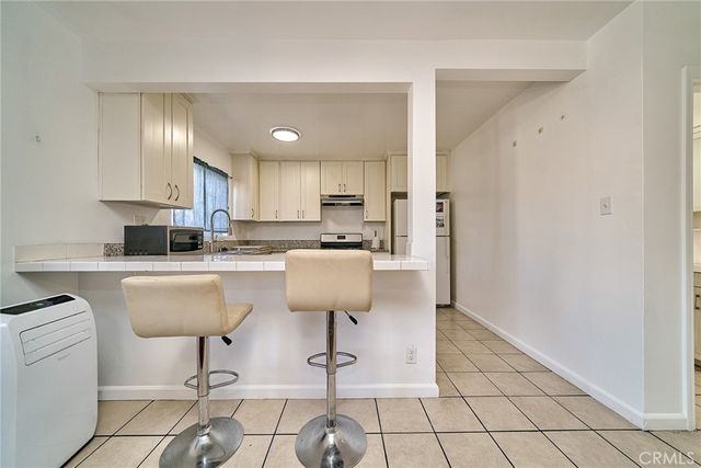 3011 W View, Los Angeles, CA 90016