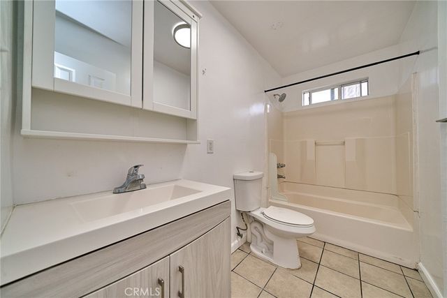 3011 W View, Los Angeles, CA 90016