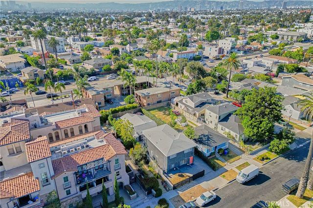 3011 W View, Los Angeles, CA 90016